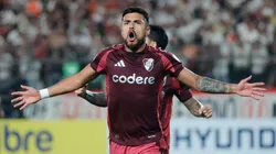 El festejo de Paulo Díaz.