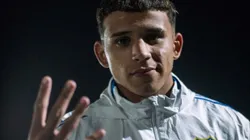 Fue dirigido por Chipi Barijho, se levanta 5 AM para entrenar y marcó 4 goles en la Reserva de Boca