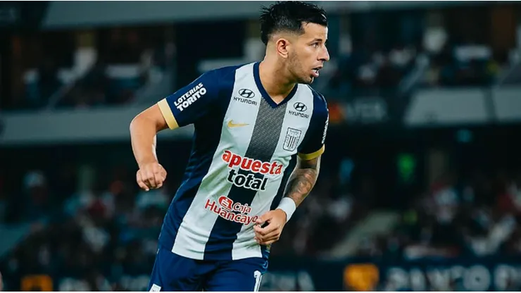 Conmebol sancionó a un jugador de Alianza Lima por decirle "boliviano" a un hincha de Boca