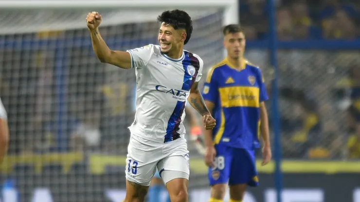 Nicolás Fernández anotó en el debut del Tomba ante Atlético Grau.