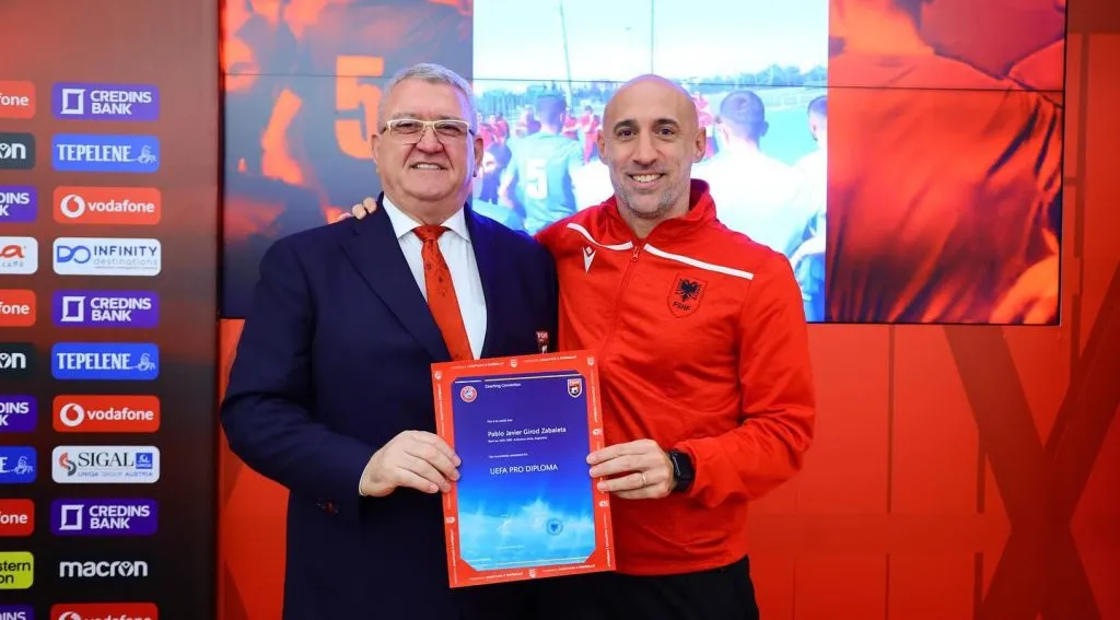 Zabaleta y su licencia UEFA Pro. Foto IG.