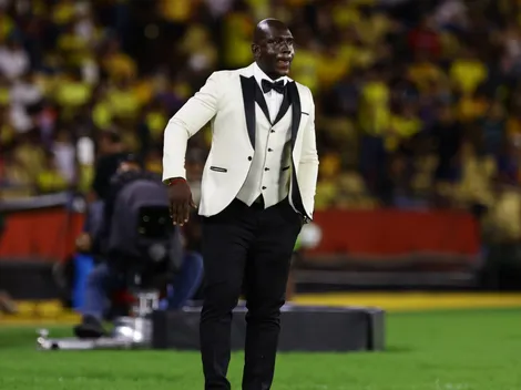 Segundo Castillo, el DT de Barcelona SC, utiliza un atuendo muy elegante: el motivo