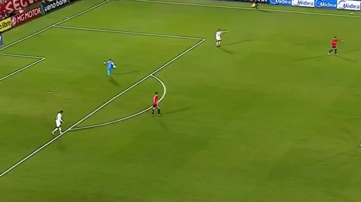 Se sancionó la regla de los 8 segundos en la Copa Sudamericana.