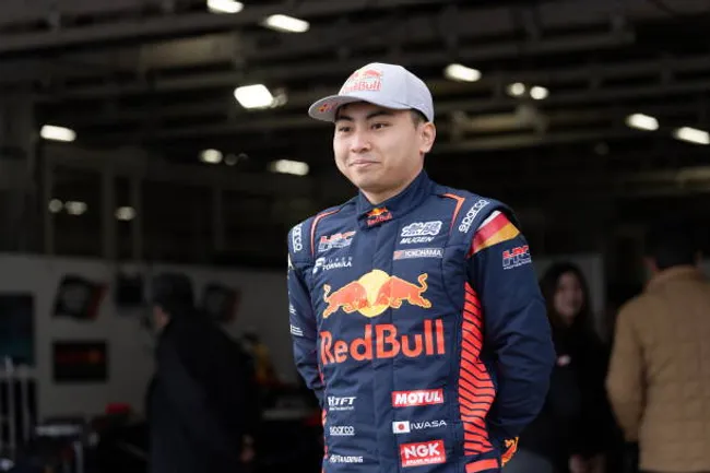 Ayumu Iwasa, el rookie de Red Bull, ocupará el lugar de Max Verstappen en la FP1 de Bahréin.