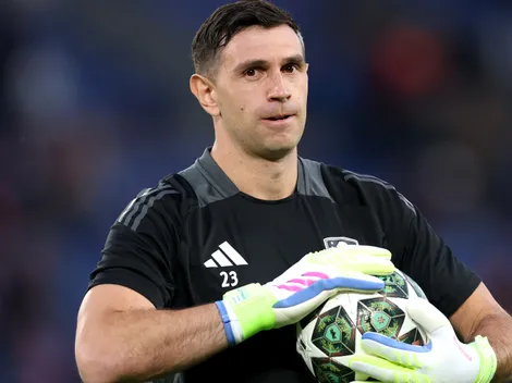 Así recibieron a Dibu Martínez en el Parque de los Príncipes para el PSG vs. Aston Villa por Champions League