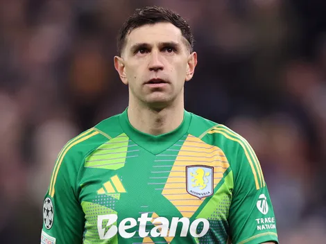 Tras no concretar la llegada de Dibu Martínez, Manchester United negocia por otro arquero