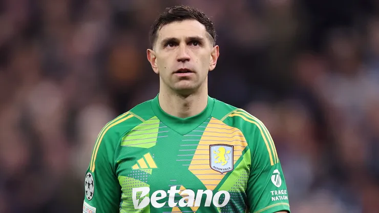 Dibu Martínez, arquero de Aston Villa.