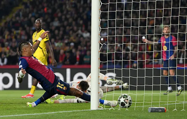 Raphinha la empujó sobre la línea para abrir el marcador vs. Dortmund