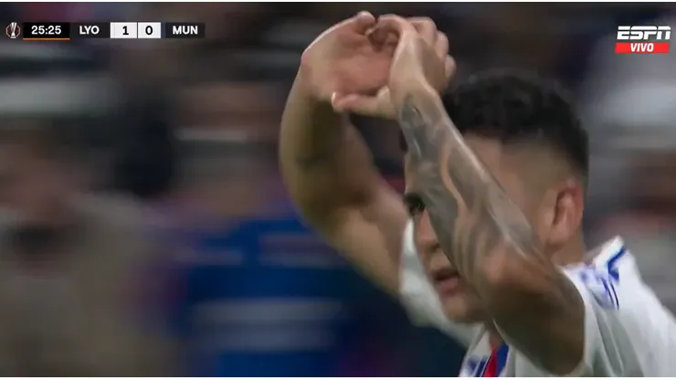 El festejo de Thiago Almada.