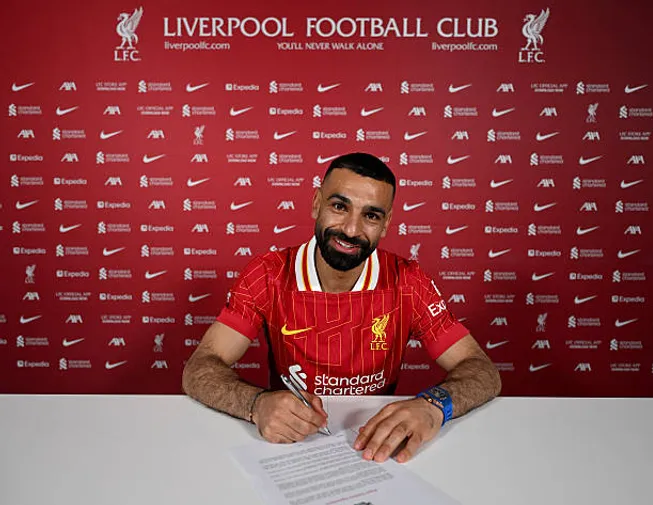 Salah firmó su nuevo contrato con Liverpool.