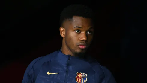 Heredó la 10 de Messi en Barcelona, no encontró lugar ni con Xavi ni con Flick y negocia con el fútbol árabe