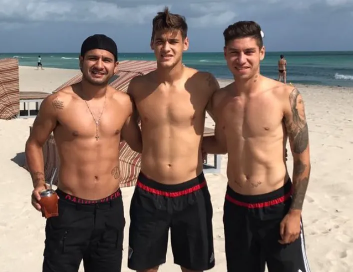 Zacarías Morán Correa, Lucas Martínez Quarta y Gonzalo Montiel. (Foto: @zacamoran).