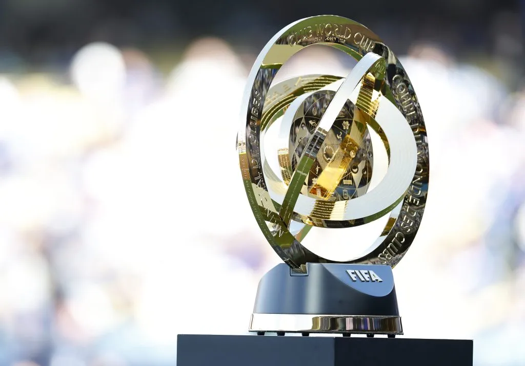 Este es el trofeo que se le dará al equipo campeón del Mundial de Clubes 2025. (Getty Images)