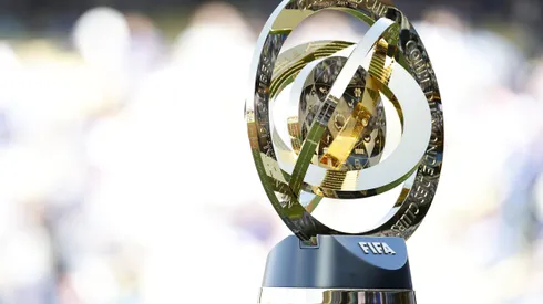 Este es el trofeo que se le dará al equipo campeón del Mundial de Clubes 2025. (Getty Images)