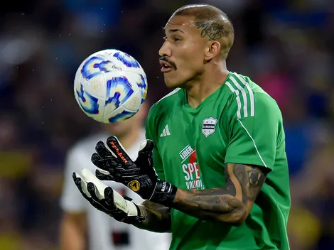 Le perdió en mitad de cancha: el blooper de Ignacio Arce que terminó en un golazo de Instituto vs. Deportivo Riestra