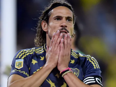 Los hinchas de Boca perdieron la paciencia con Cavani tras fallar el penal contra Estudiantes: "Es un ex jugador"