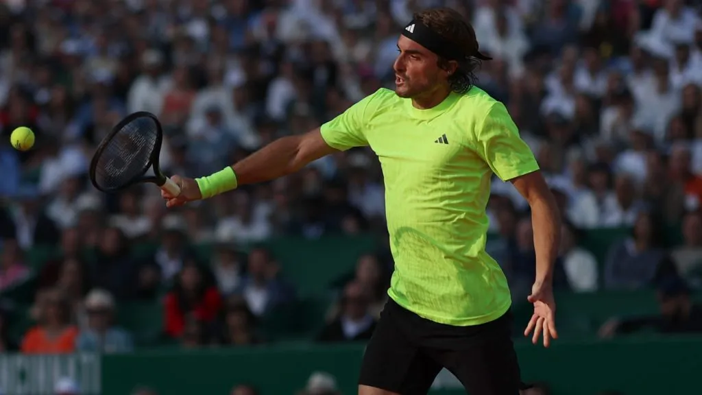 Stefanos Tsitsipas no encuentra el rumbo.