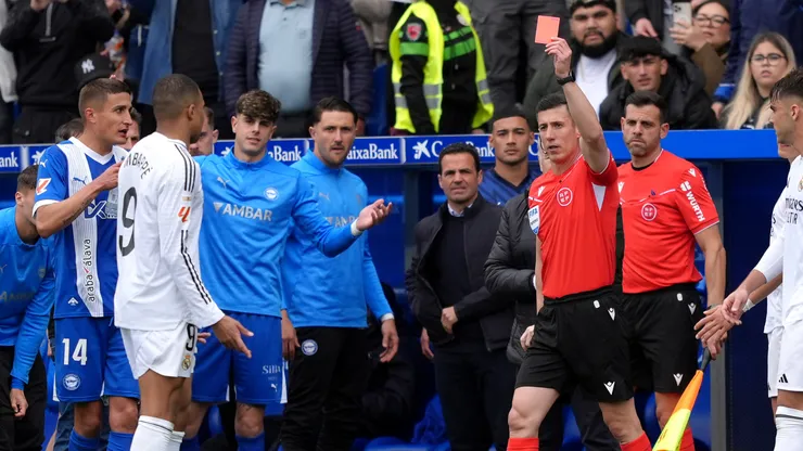 Kylian Mbappé fue expulsado en Real Madrid vs. Alavés