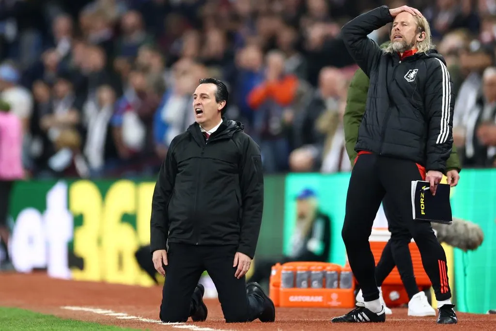 El sufrimiento de Unai Emery en los minutos finales del encuentro.