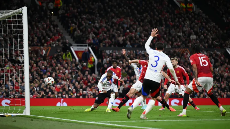 El gol de Nicolás Tagliafico ante el Manchester United.