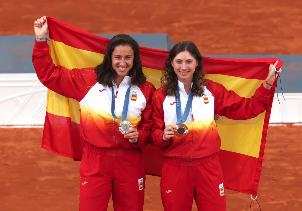 Cristina Bucsa y Sara Sorribes en París 2024. (Foto: Getty).