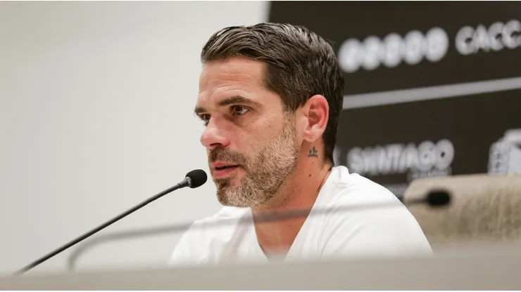 Los 5 entrenadores que propone la IA para que Boca reemplace a Gago
