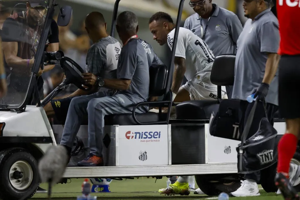 Neymar se volvió a lesionar el pasado miércoles.