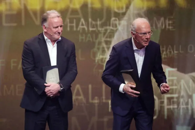 Franz Beckenbauer ayudó a Brehme a salir de la crisis. En 2024, ambos fallecieron