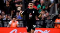 Nicolás Benegas, delantero de Deportivo Riestra, buscará su gol contra San Lorenzo.