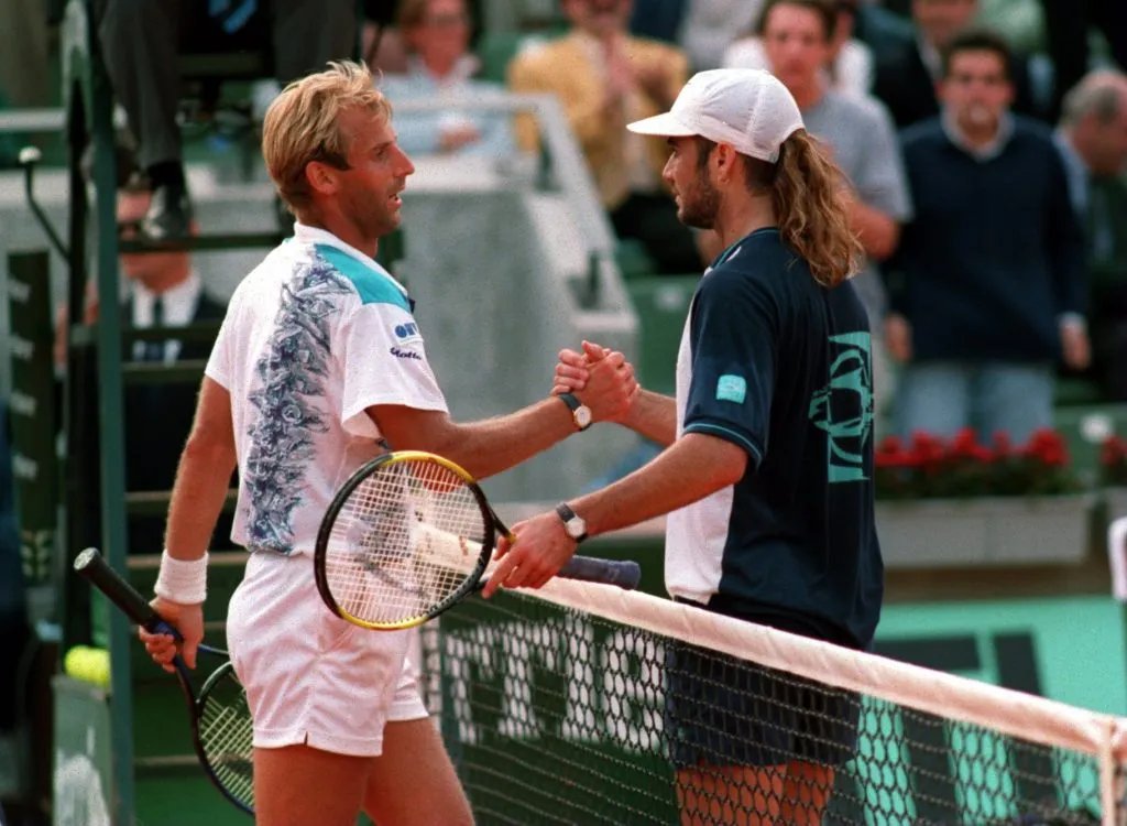 Muster y Agassi, una rivalidad marcada de la década de los ’90. Foto: Clive Brunskill/ALLSPORT