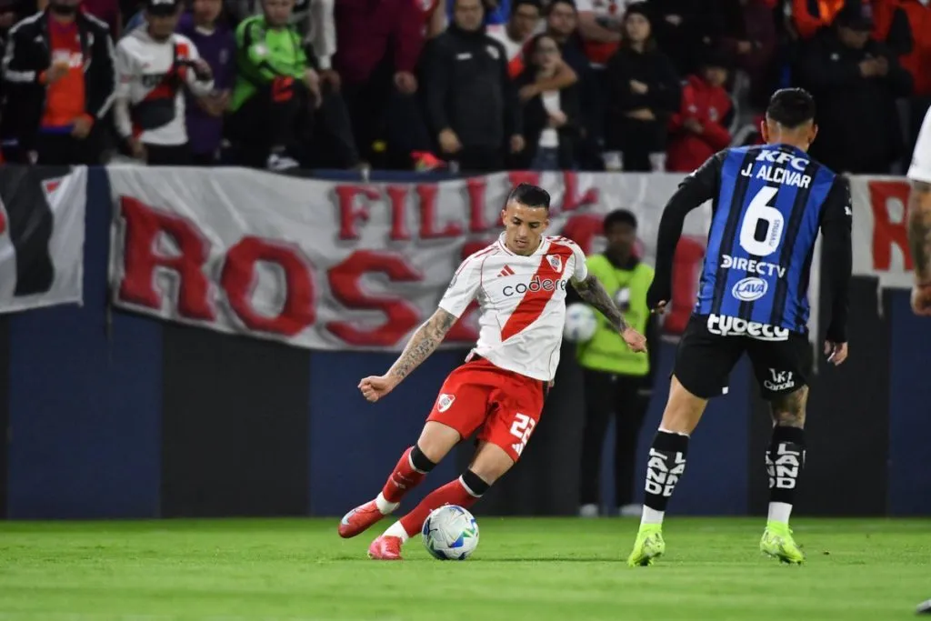 Kevin Castaño con la pelota. (Foto: Prensa River)