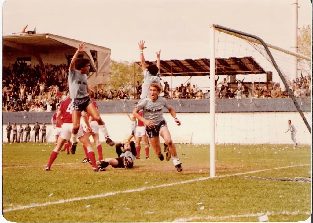 Loma Negra venció a la URSS en un amistoso.