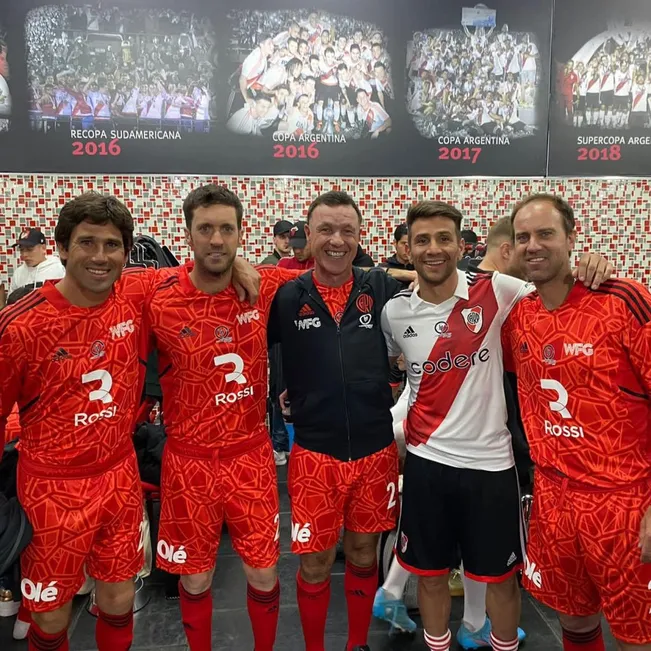 Erbín, de campera negra, en la despedida de Leo Ponzio. Foto IG.