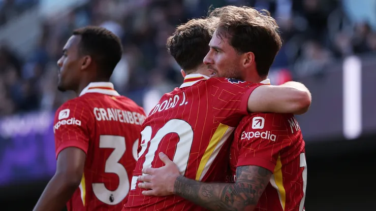 Mac Allister celebra un gol de Liverpool.