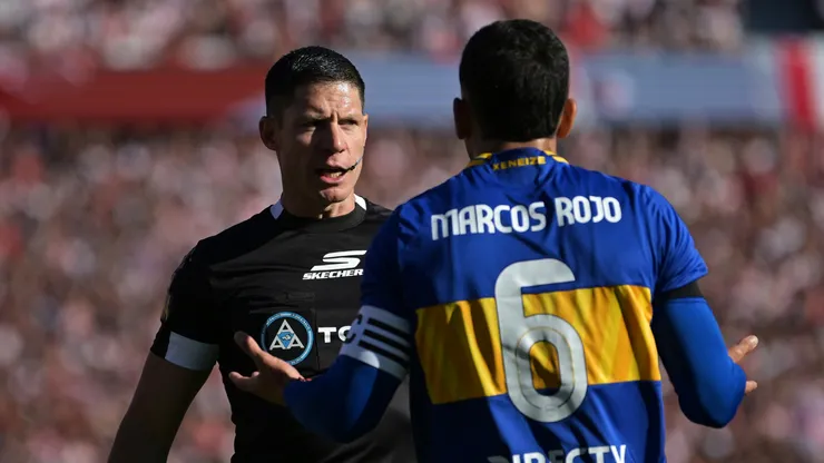 Marcos Rojo durante el Superclásico ante River.