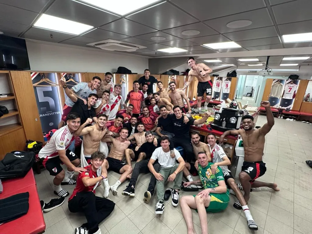 El vestuario de River tras la victoria ante Boca. (Foto: Prensa River).