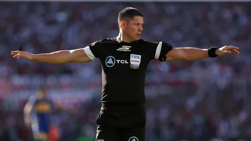 Nicolás Ramírez, el árbitro del Superclásico.