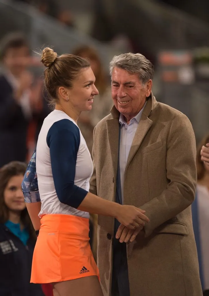 Santana junto a Simona Halep, tras ganar el WTA 1000 de Madrid de 2017. (Foto: Getty).