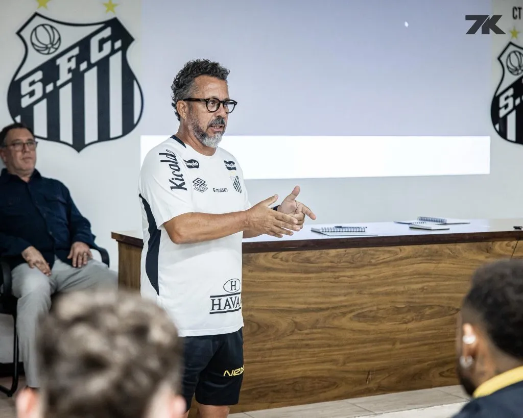 Cleber Xavier, nuevo DT del Santos de Brasil.