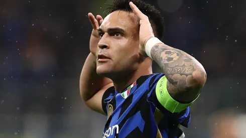 Lautaro Martínez festejando su tanto.