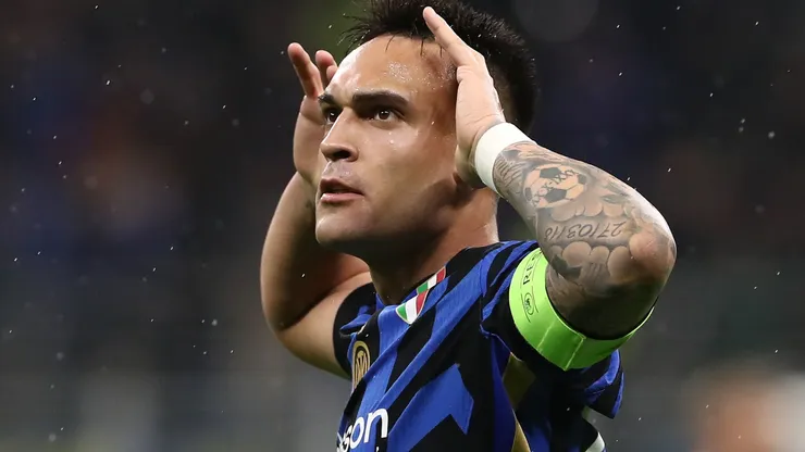 Lautaro Martínez festejando su tanto.
