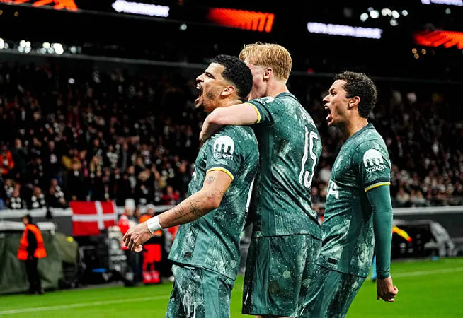 Solanke le dio la clasificación a Tottenham a semifinales de la Europa League.