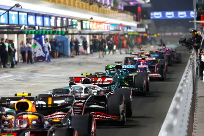 El director de carrera ahora puede cerrar la salida de la calle de boxes durante el auto de seguridad.