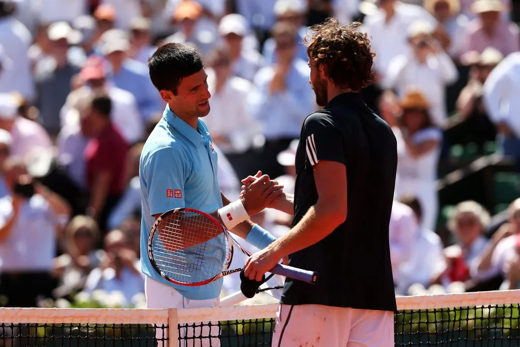 Djokovic y Gulbis se saludan tras su partido en Roland Garros 2014. (Foto: Getty).