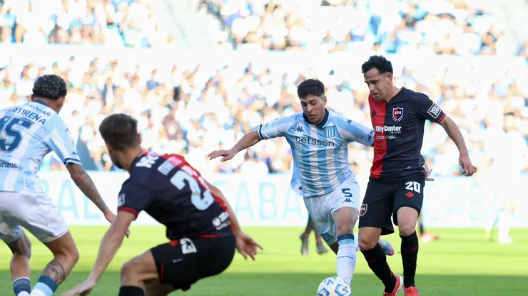 Racing le ganó sobre la hora a Newell's y se ilusiona con el Torneo Apertura