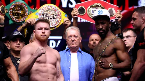 Canelo Álvarez y William Scull en la previa del combate en Arabia Saudita.