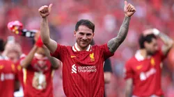 Alexis festeja el campeonato de Liverpool.