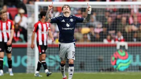 Alejandro Garnacho festeja su gol ante Brentford.