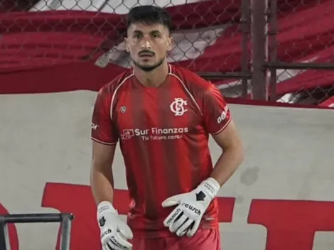 El arquero de Barracas denunció que los alcanzapelotas de Huracán le robaron pertenencias