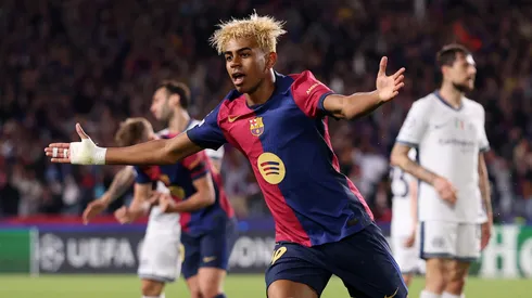 Lamine Yamal festeja su gol en el empate 3-3 en el juego de ida de los cuartos de final de la Champions League 2024-2025.